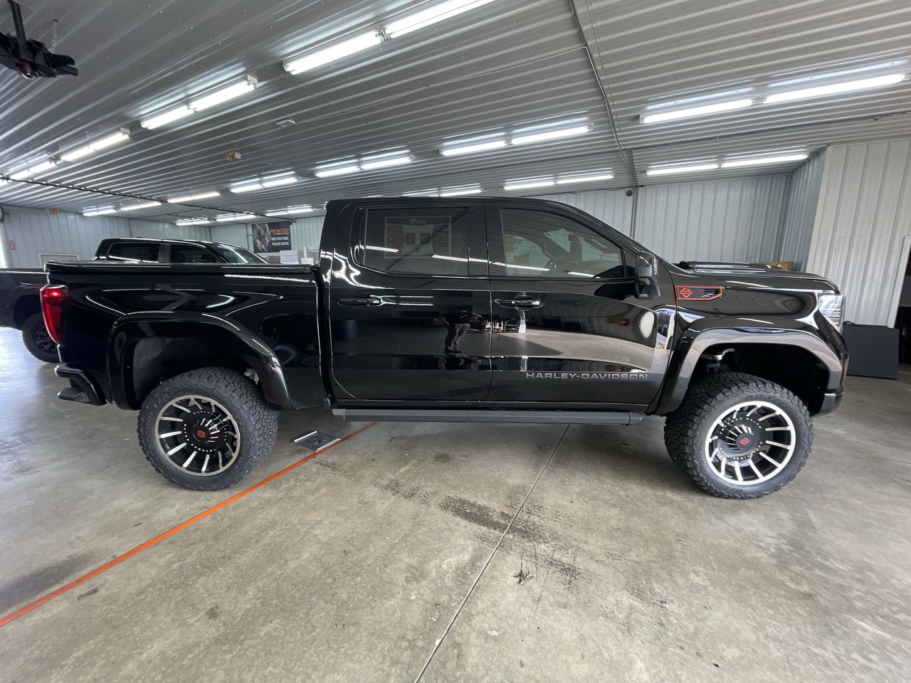 Vehicle Image 9