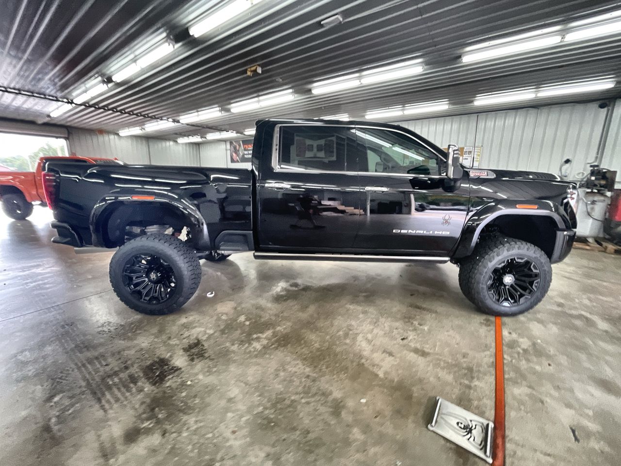 Vehicle Image 9