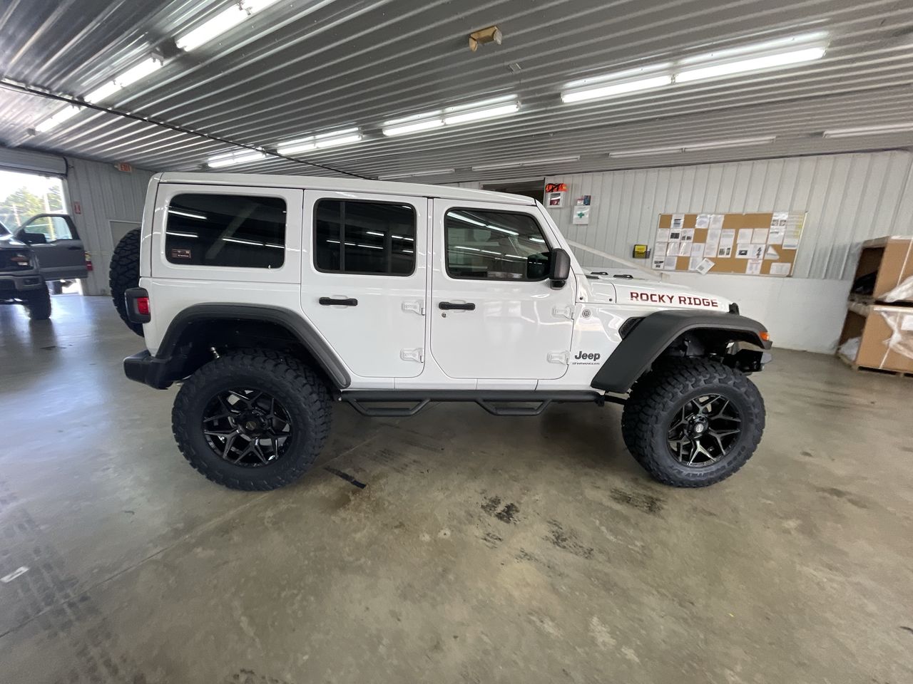 Vehicle Image 9