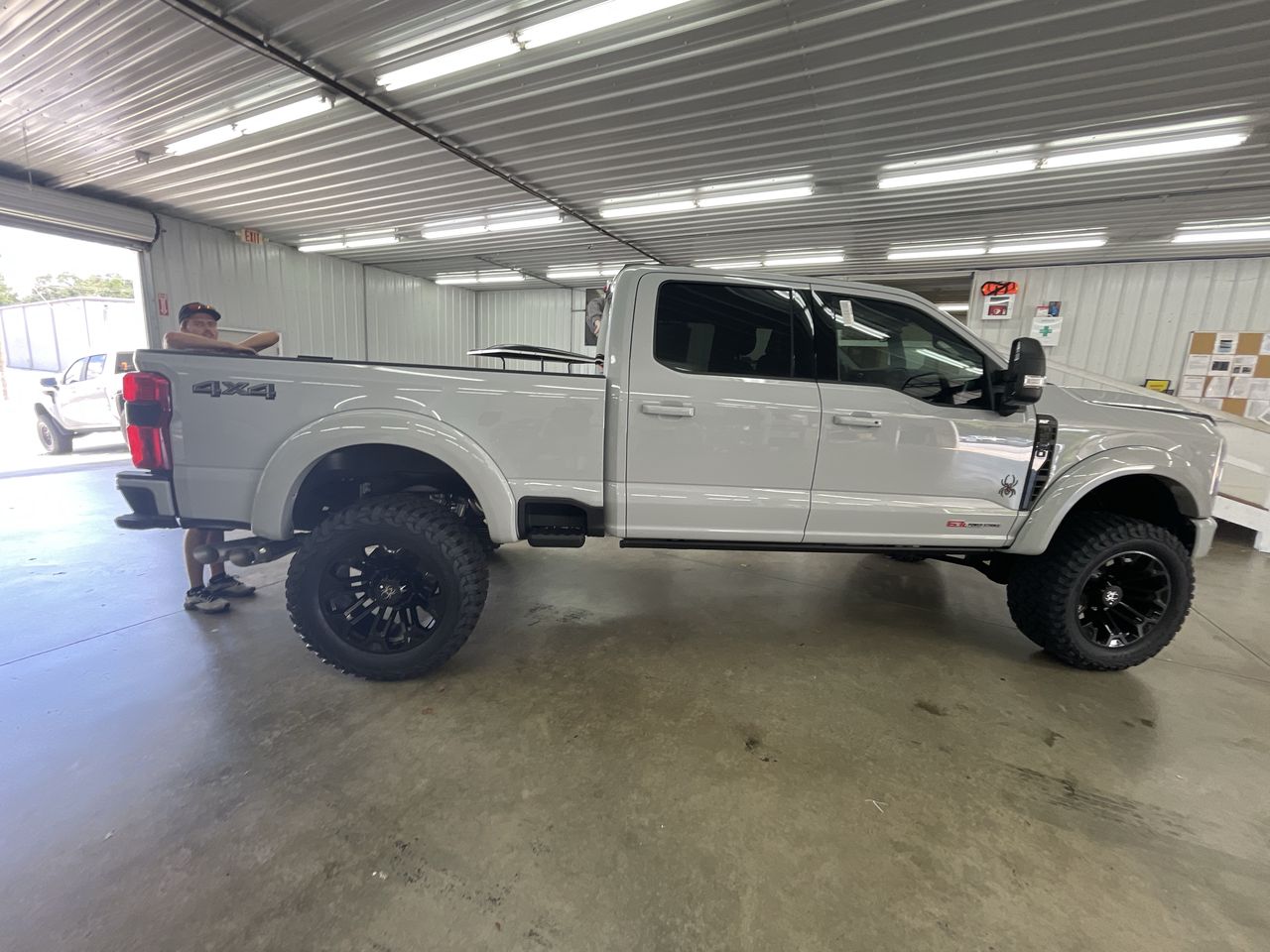 Vehicle Image 8