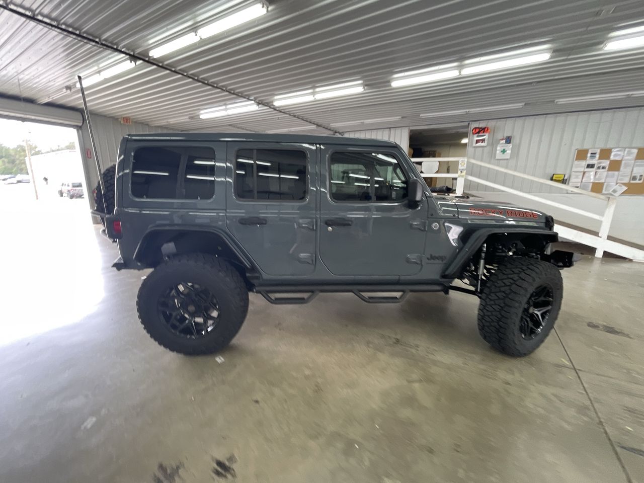 Vehicle Image 8
