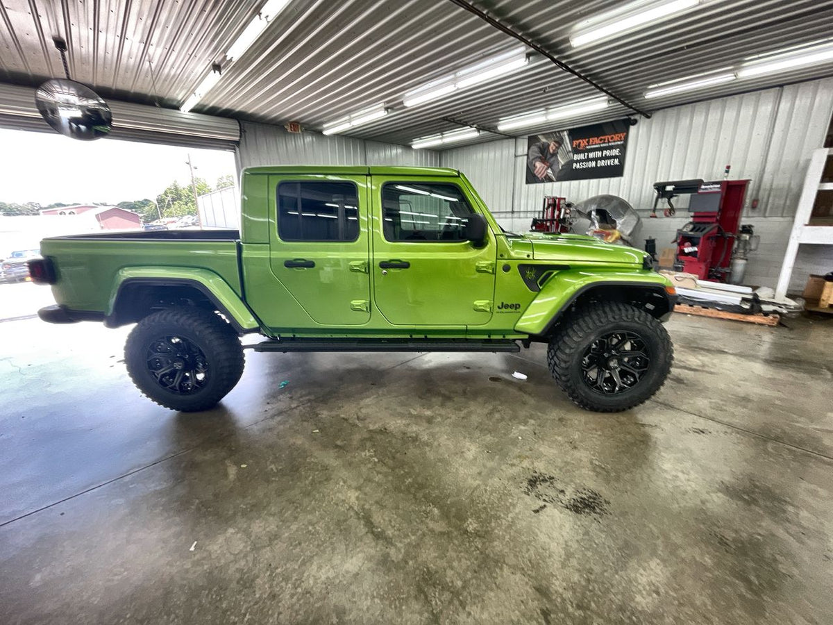 Vehicle Image 9