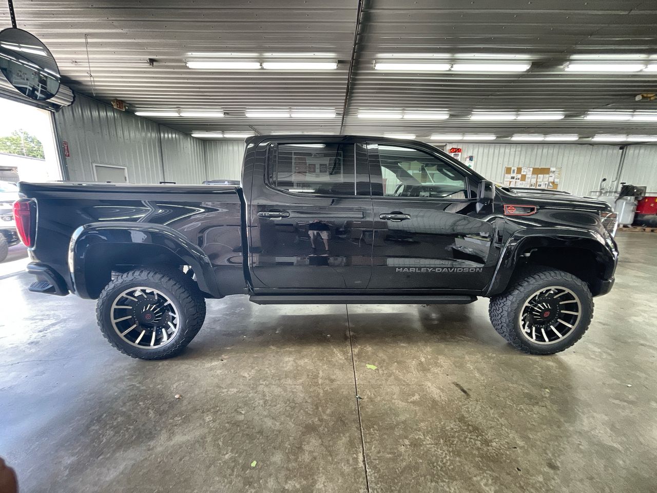 Vehicle Image 9