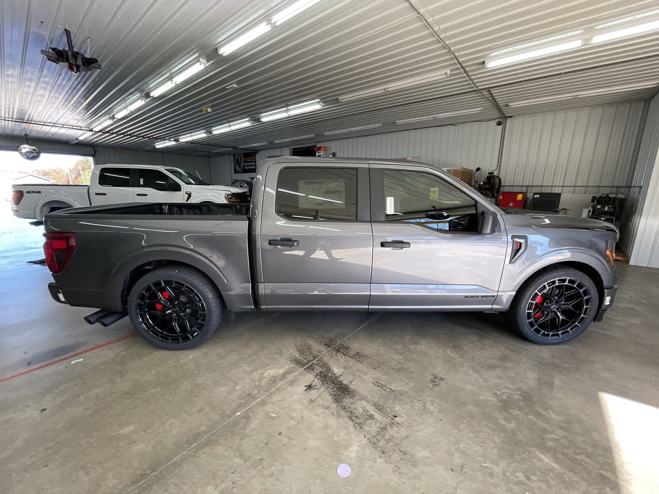 Vehicle Image 9