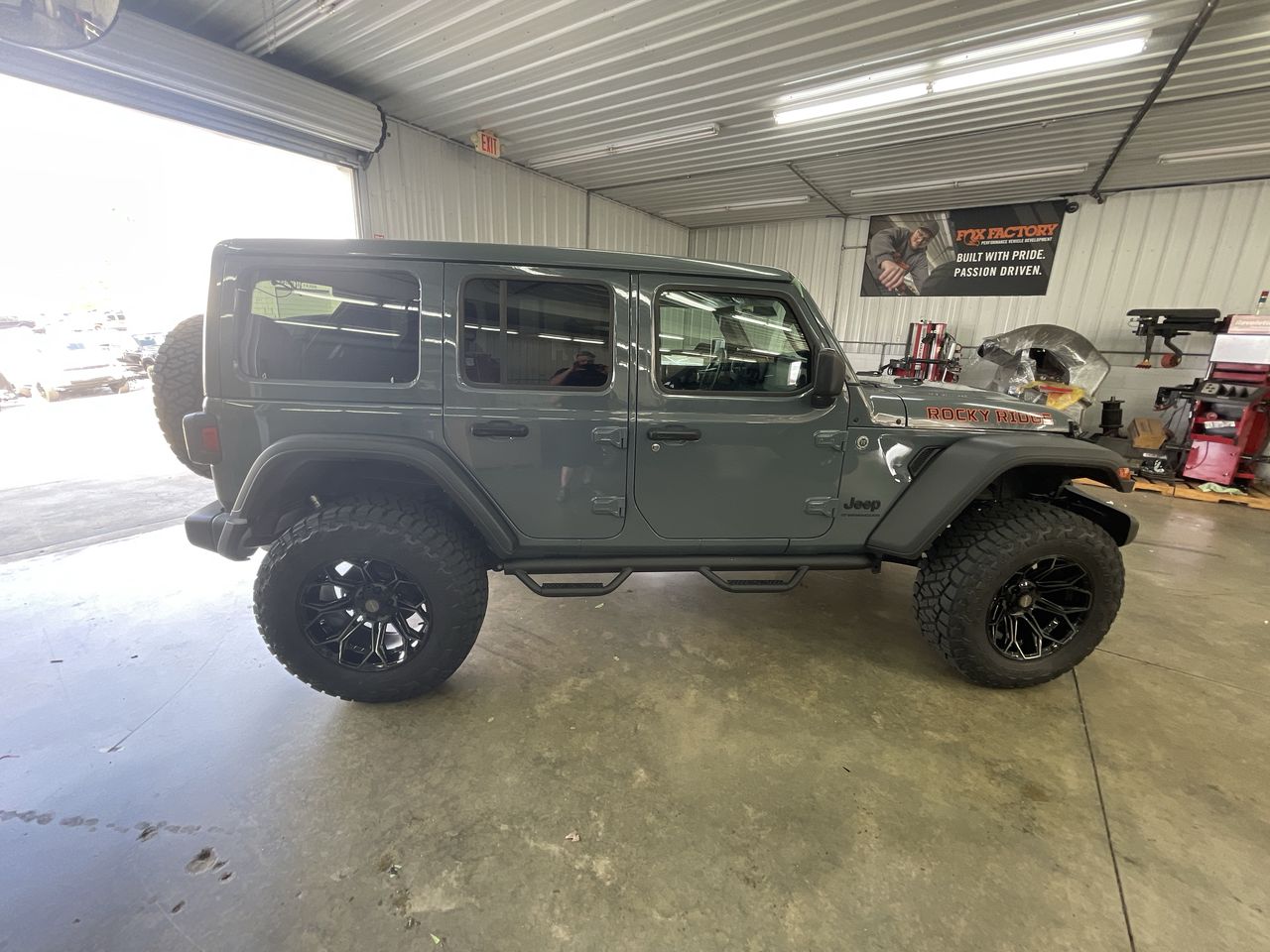 Vehicle Image 9