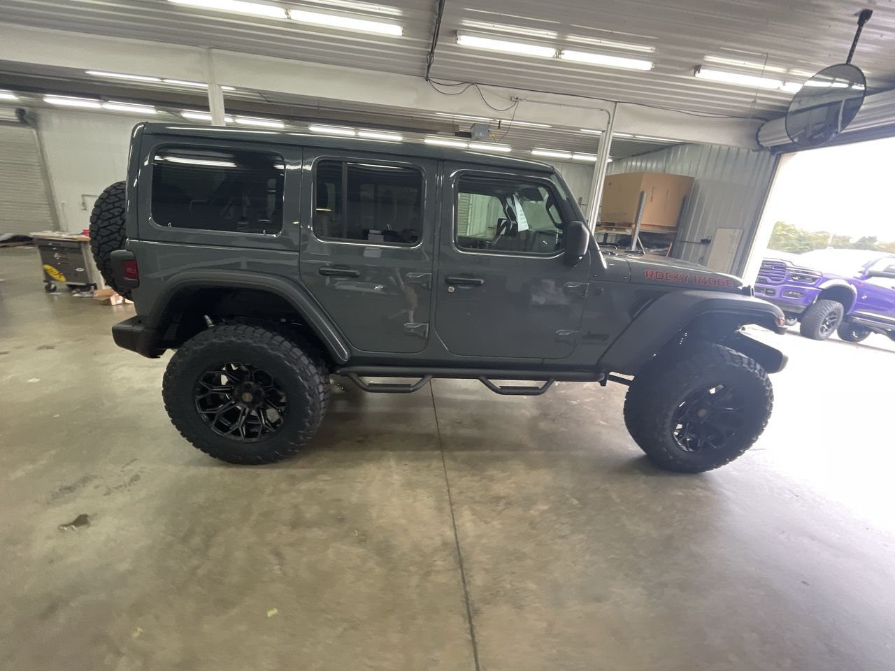 Vehicle Image 8