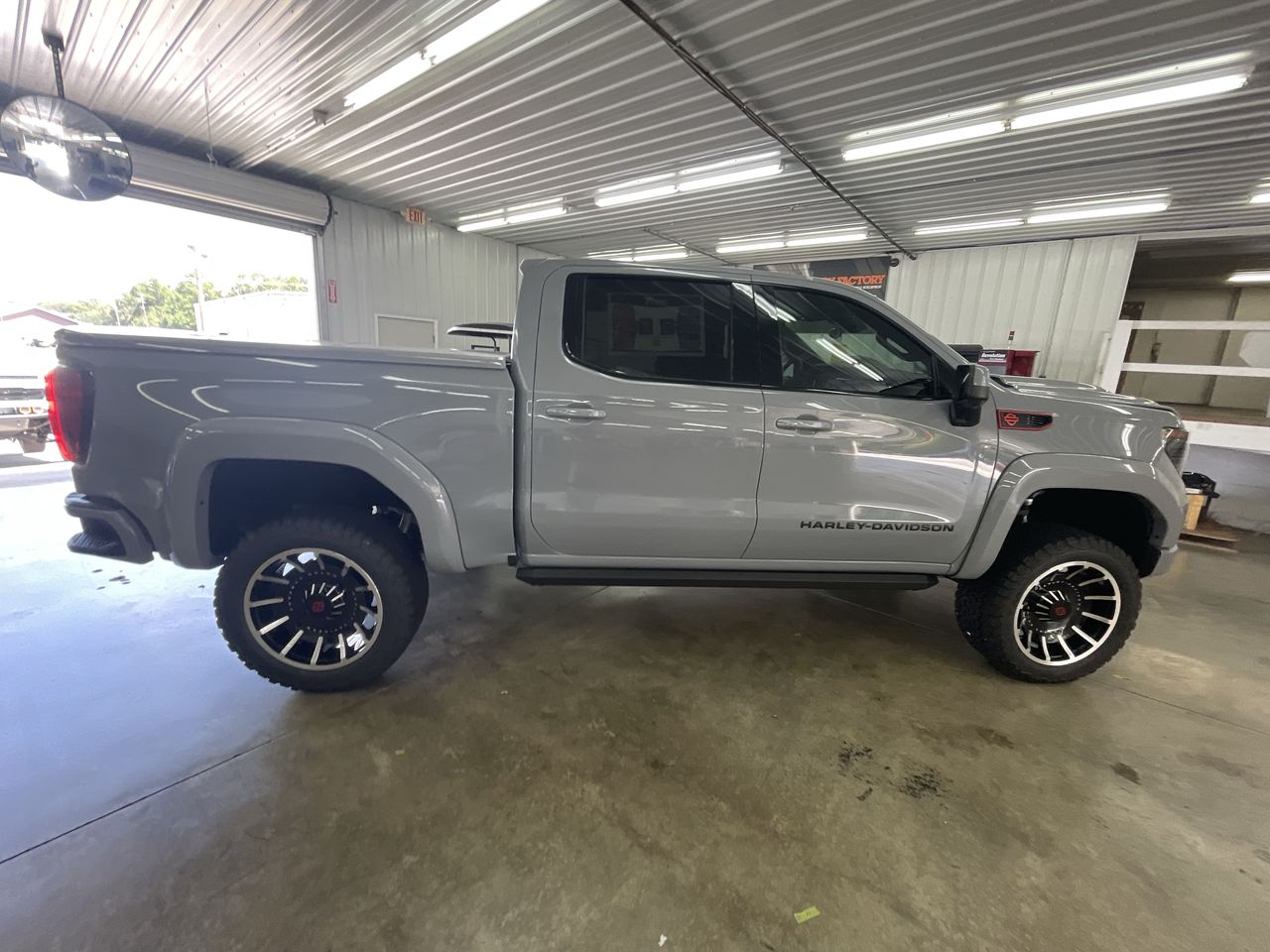 Vehicle Image 9