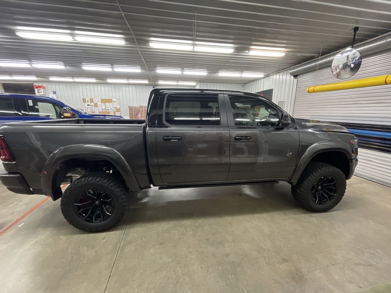 Vehicle Image 9