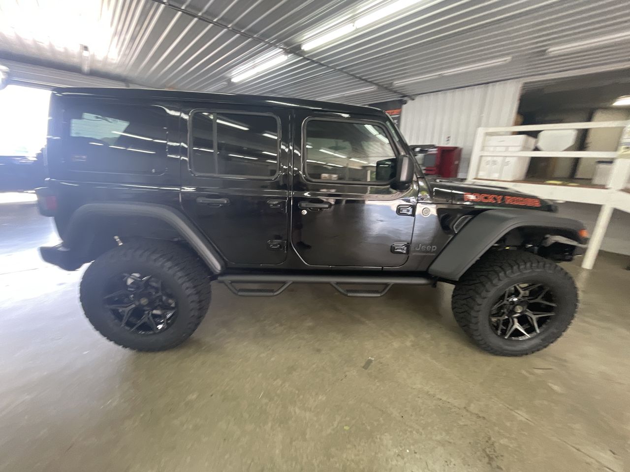 Vehicle Image 9
