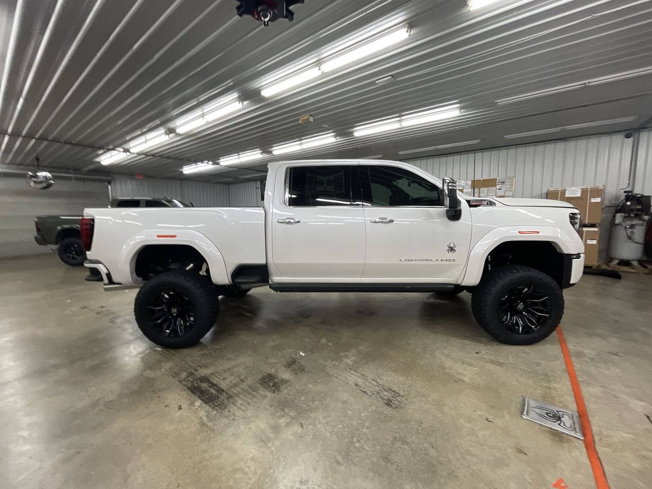 Vehicle Image 8