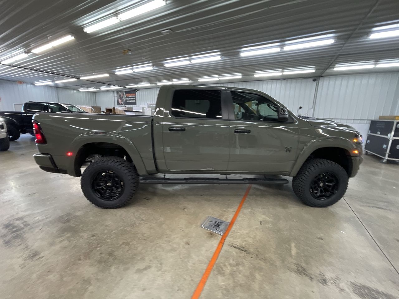 Vehicle Image 9