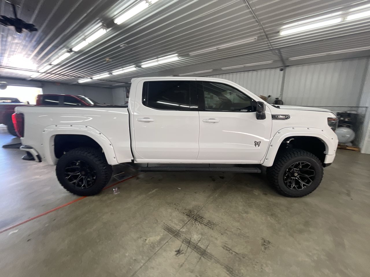 Vehicle Image 9