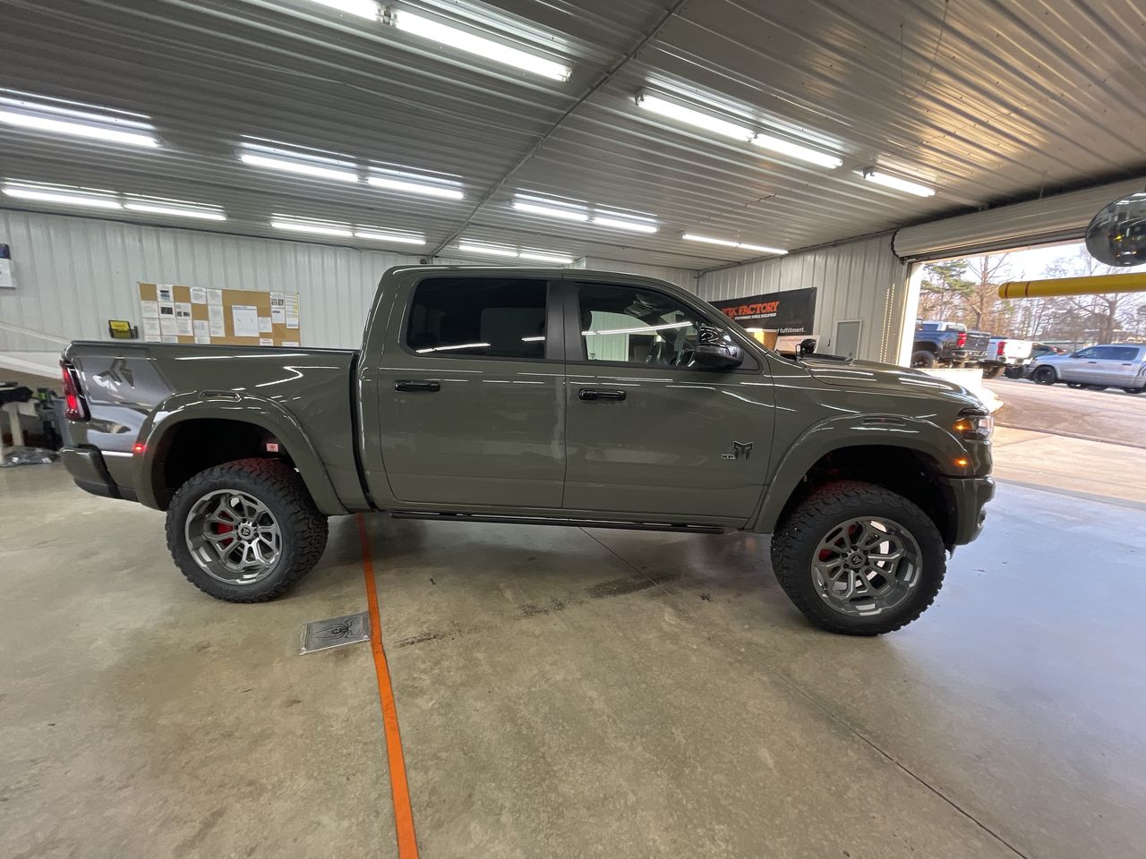 Vehicle Image 9