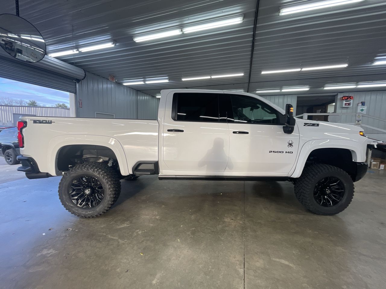 Vehicle Image 9