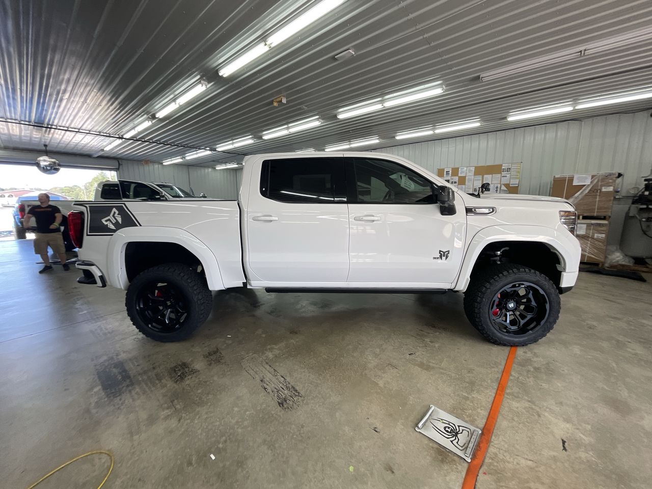 Vehicle Image 8