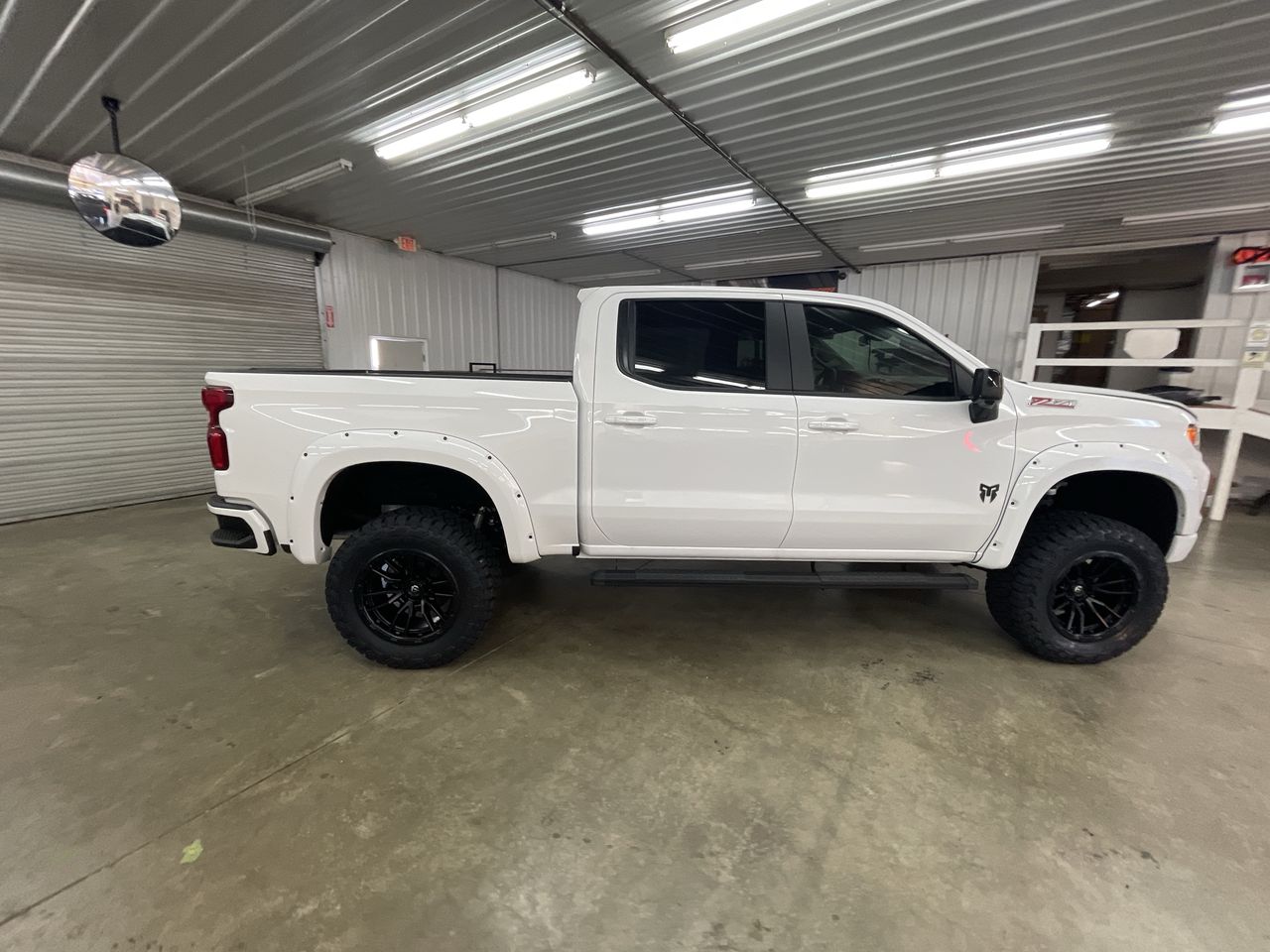 Vehicle Image 9