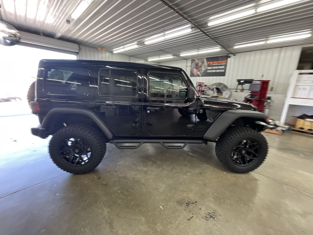 Vehicle Image 8