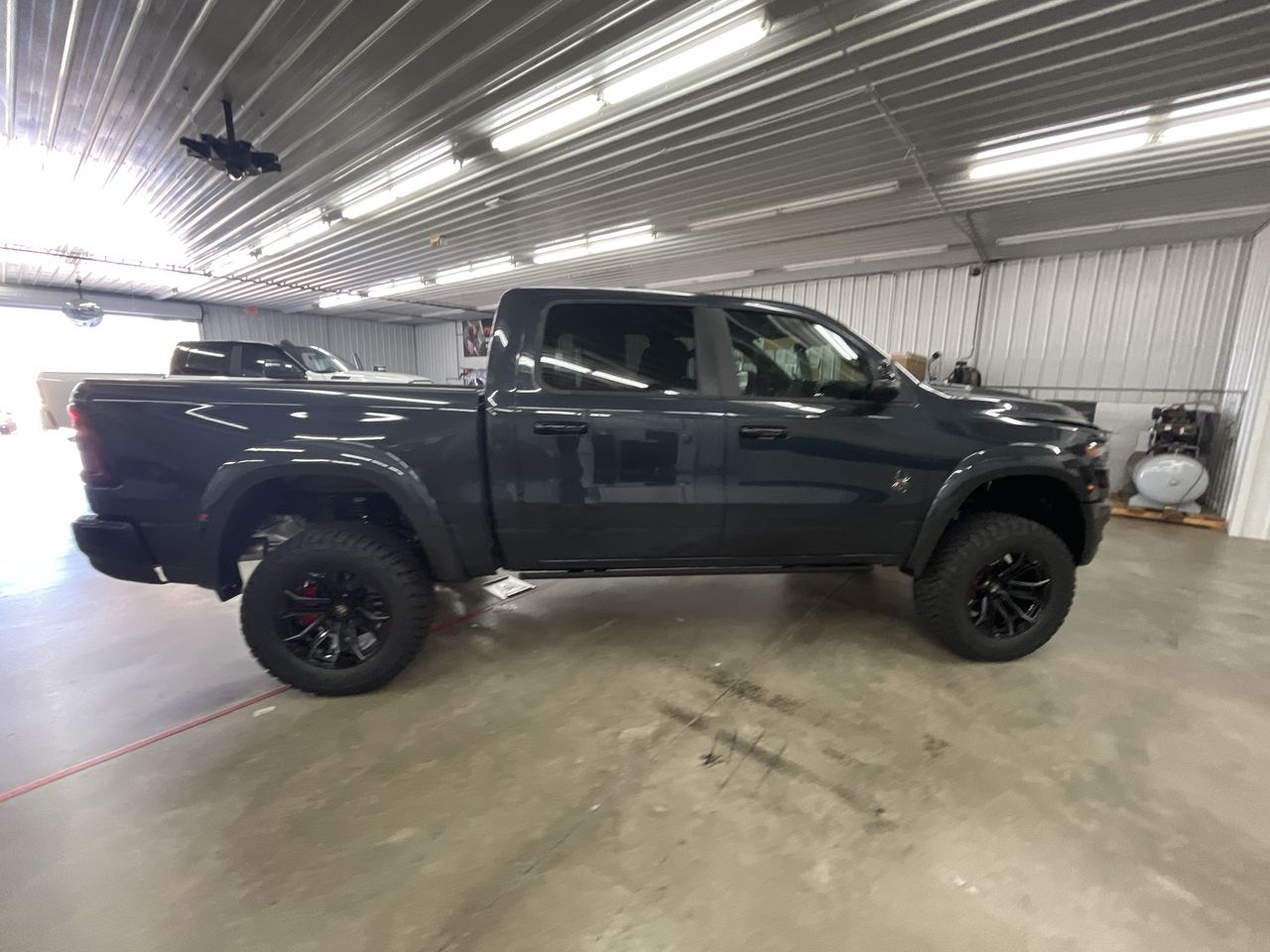 Vehicle Image 9
