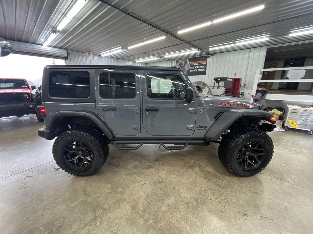 Vehicle Image 9