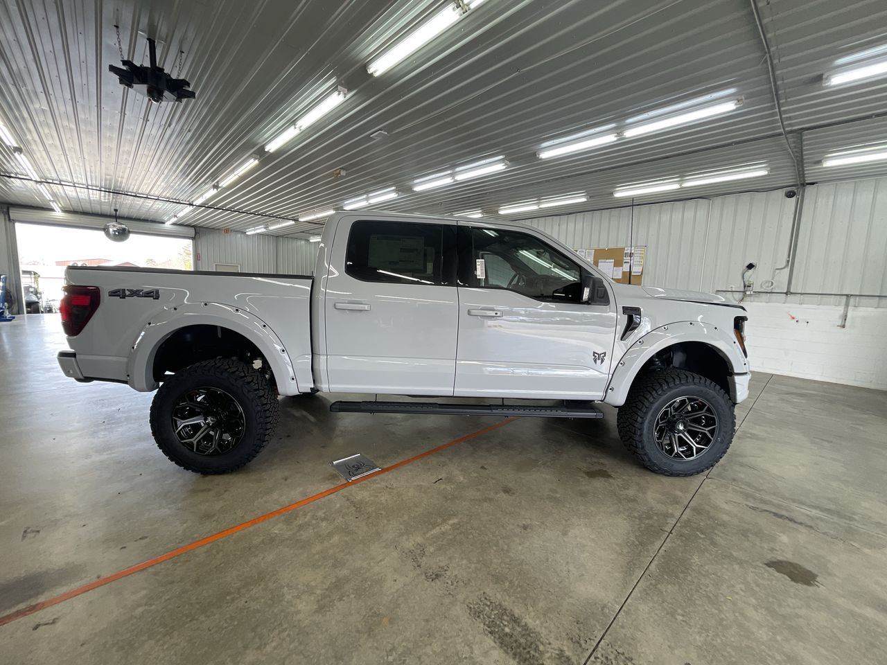 Vehicle Image 9