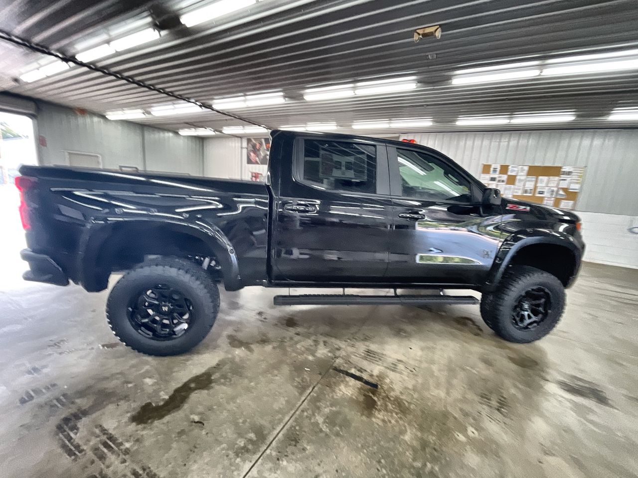 Vehicle Image 9