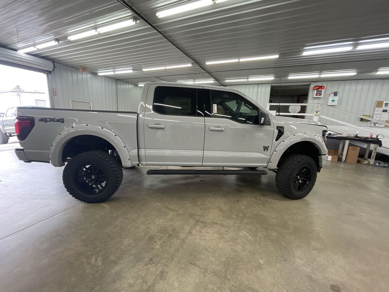 Vehicle Image 9