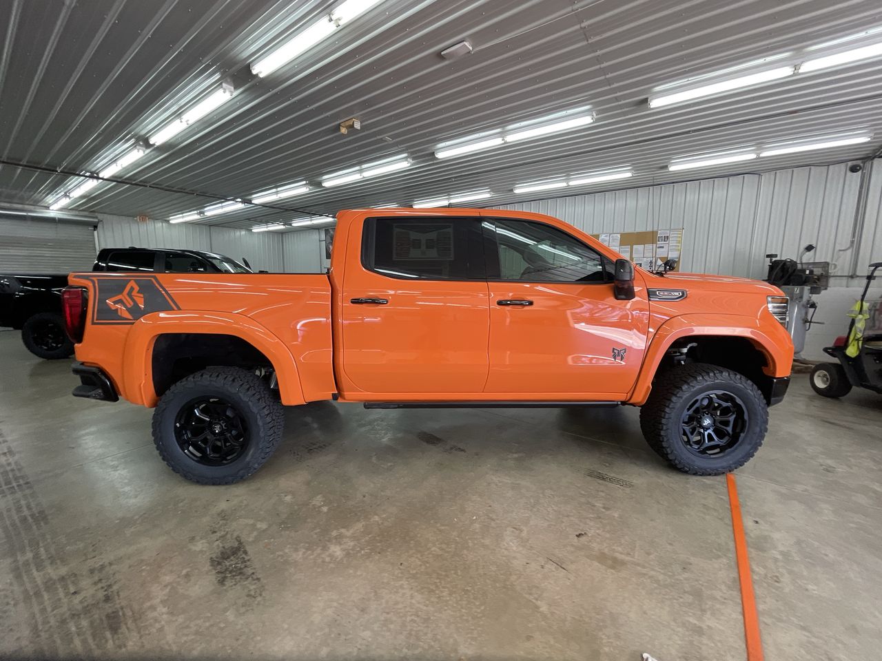 Vehicle Image 9