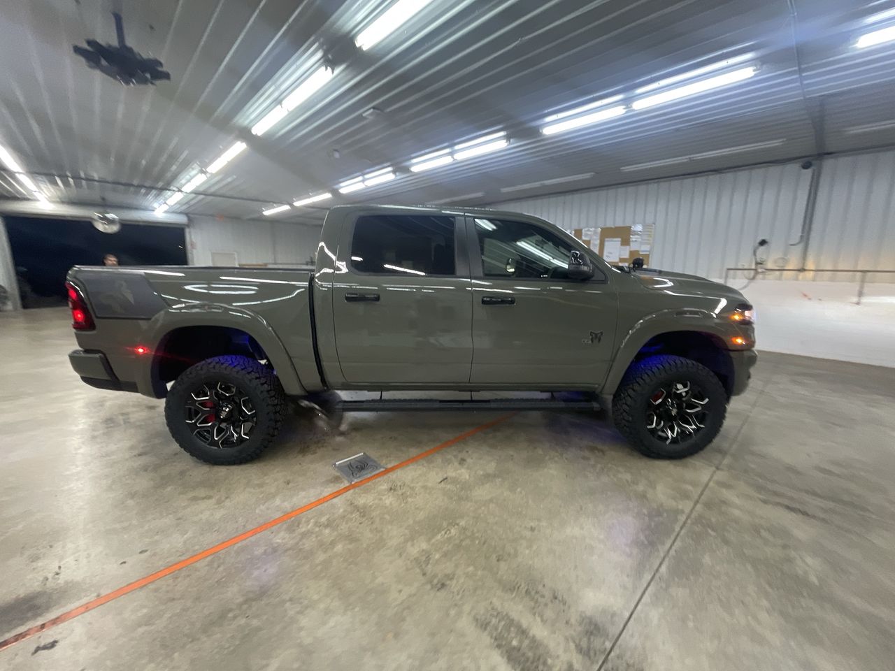 Vehicle Image 9