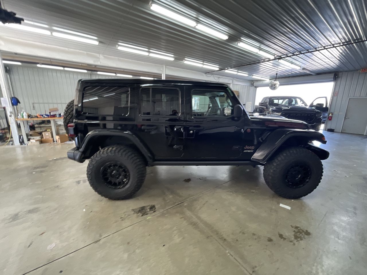 Vehicle Image 9