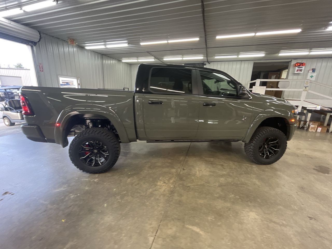 Vehicle Image 9