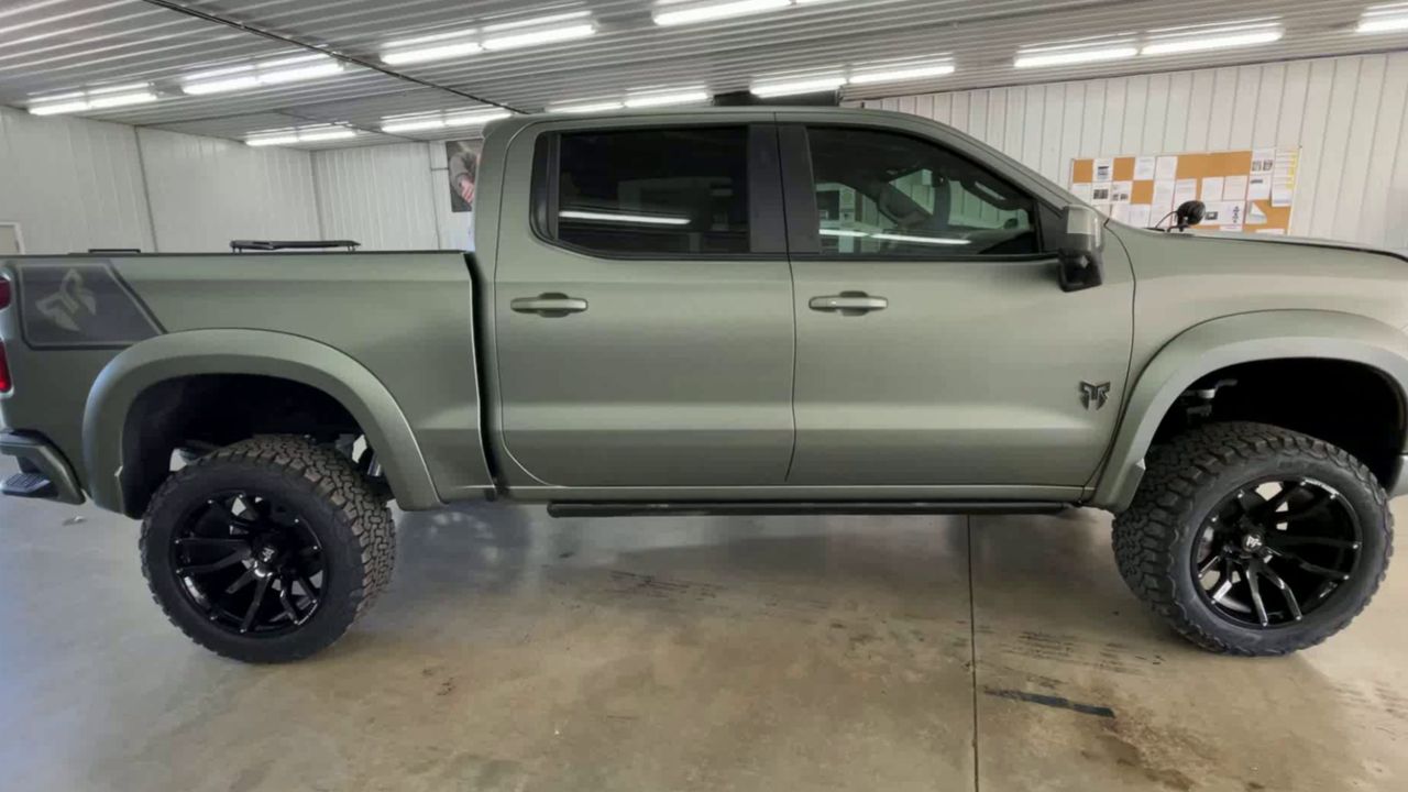 Vehicle Image 5