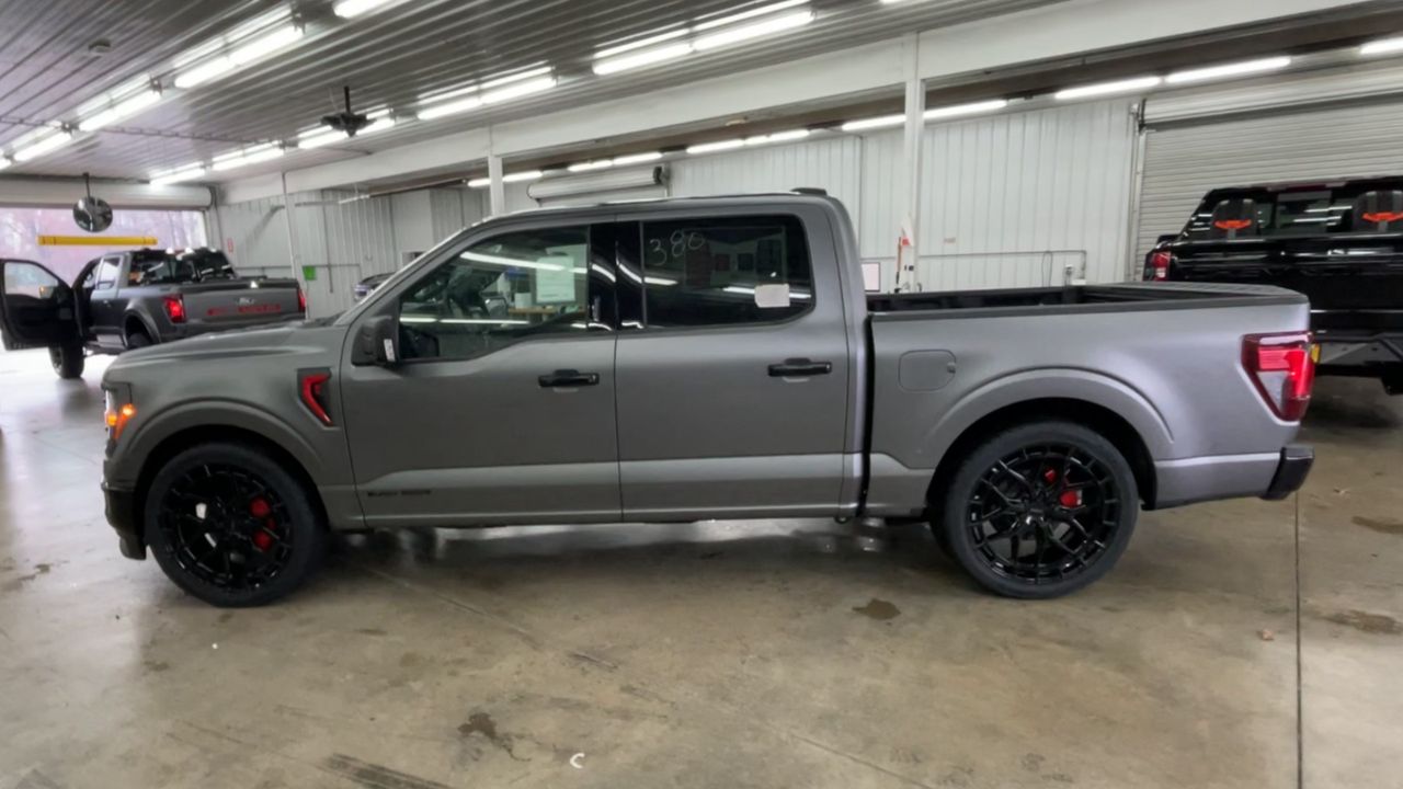 Vehicle Image 5