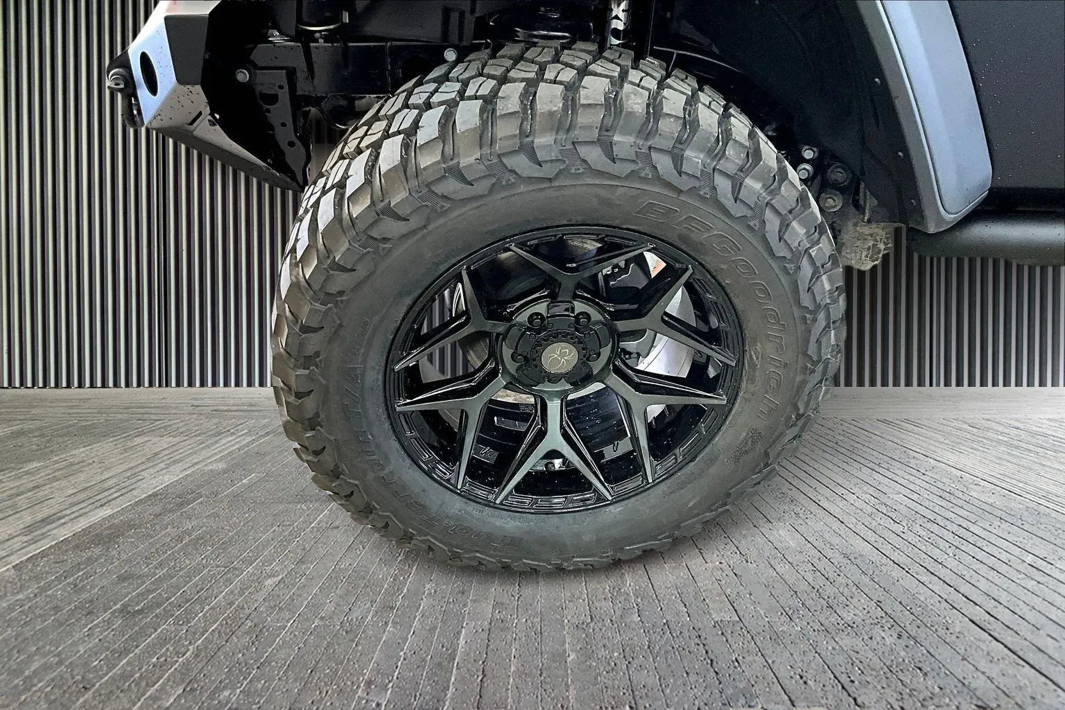 Vehicle Image 6