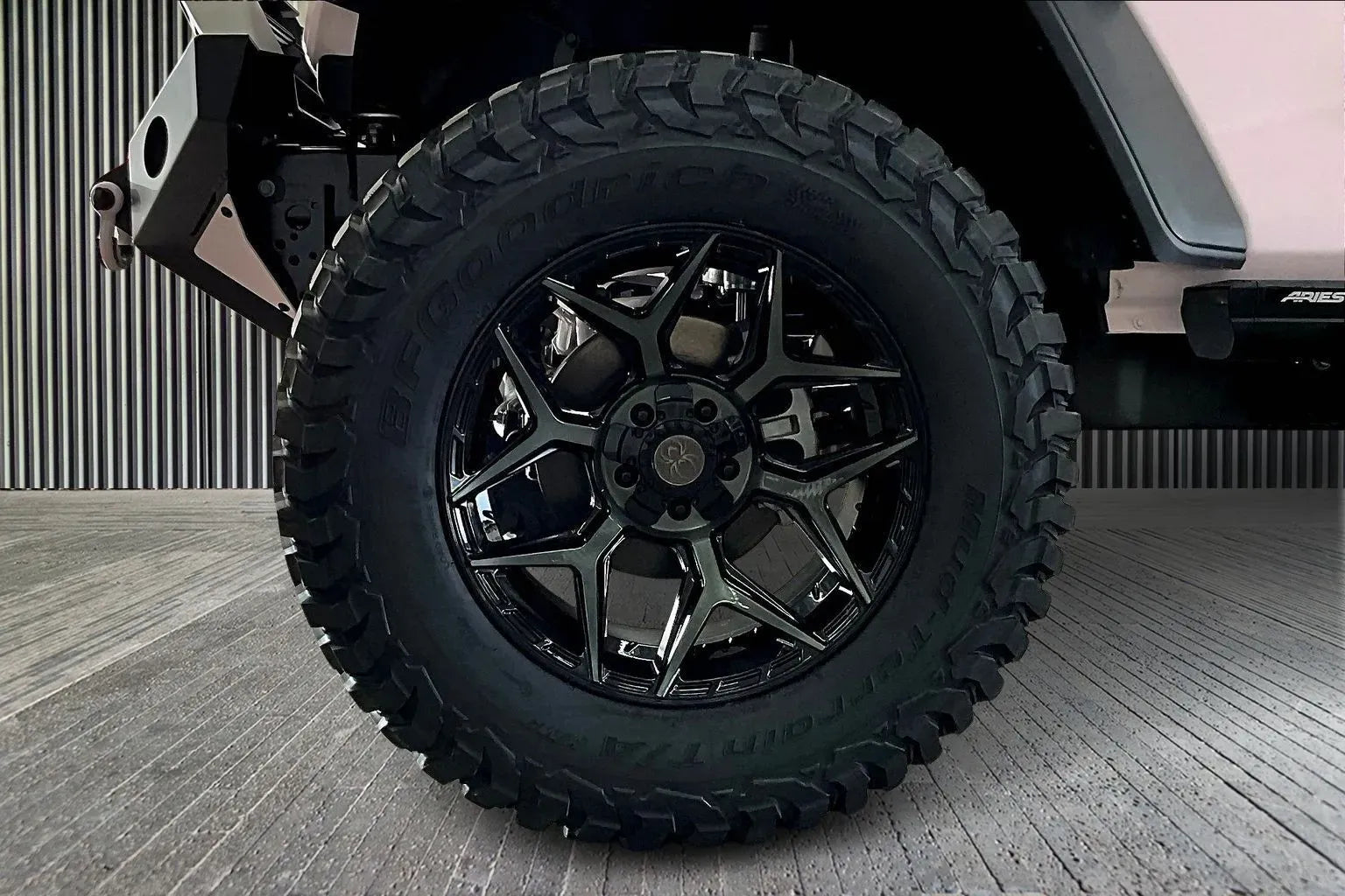 Vehicle Image 6