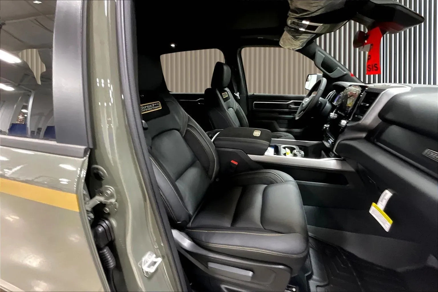 Vehicle Image 8