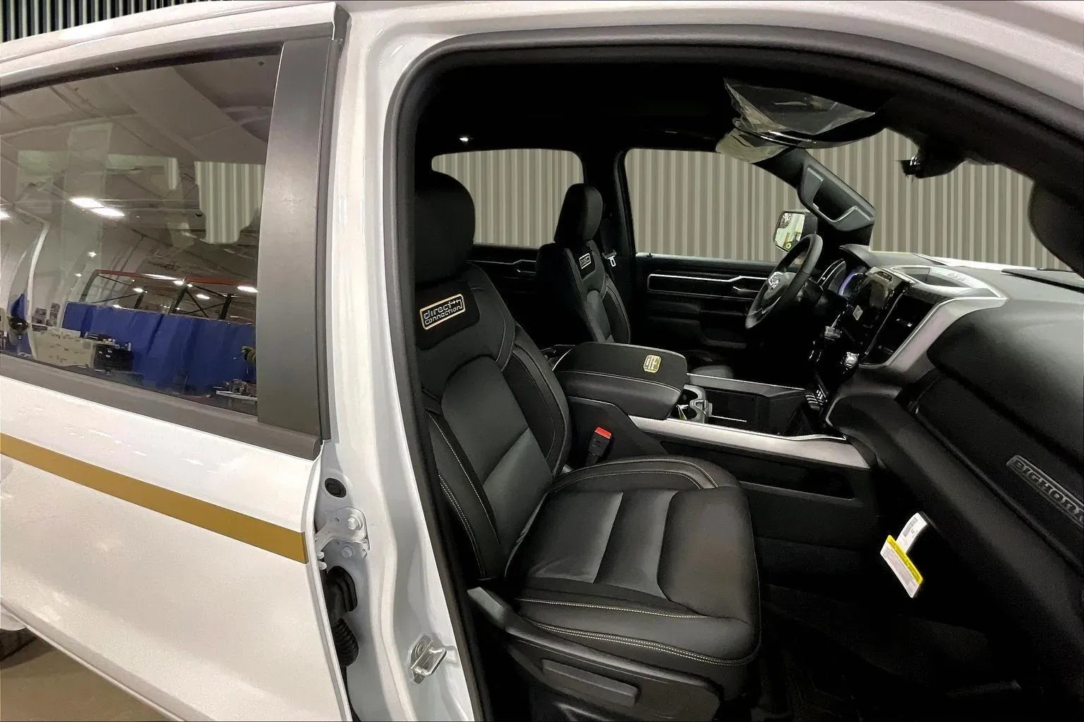 Vehicle Image 8