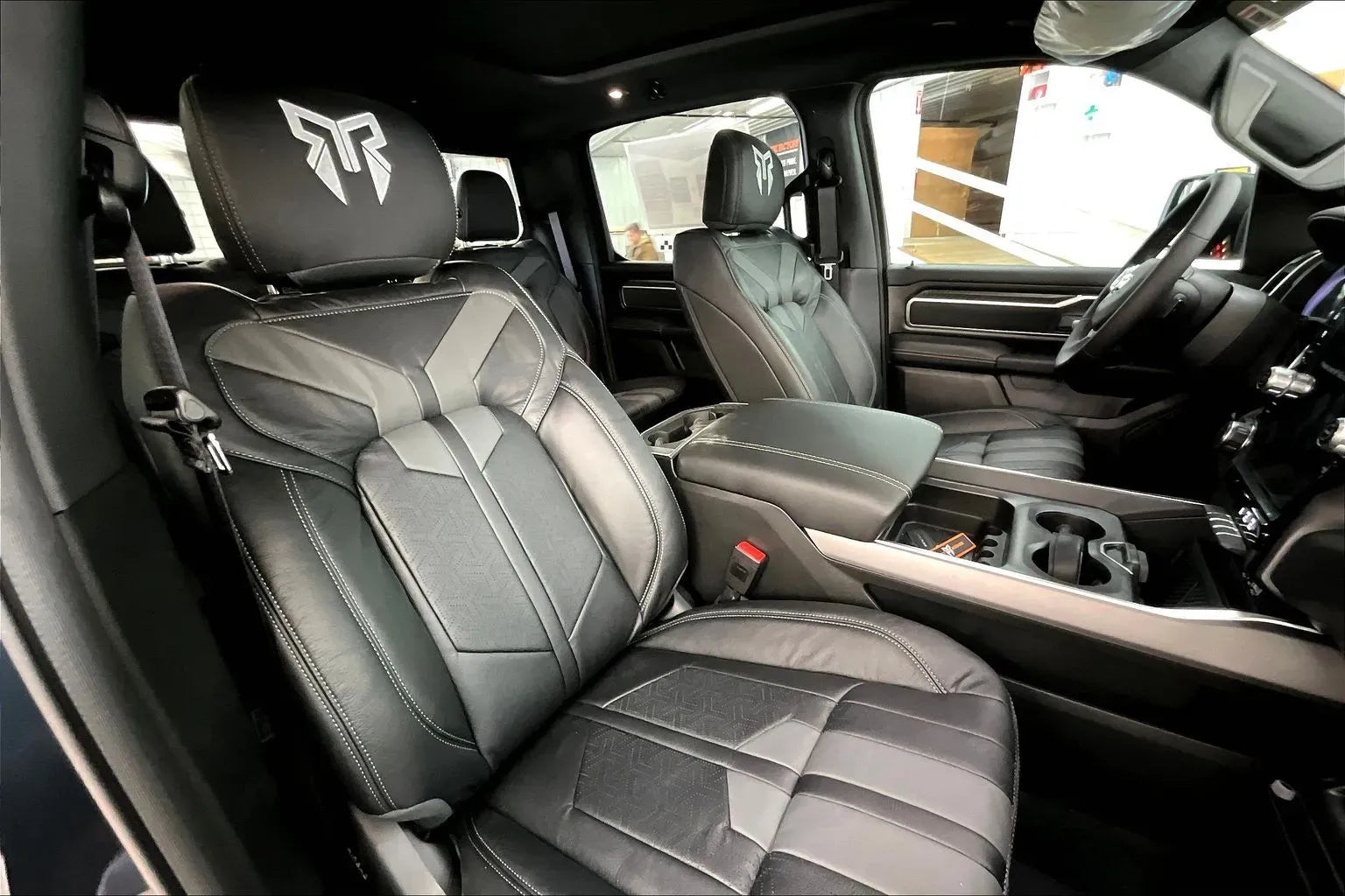Vehicle Image 8