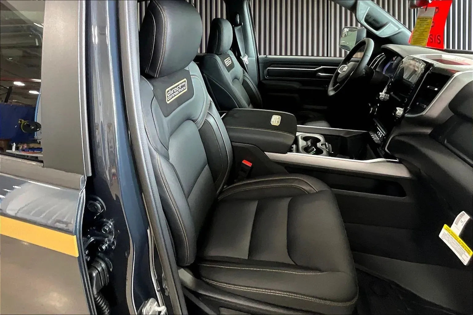 Vehicle Image 8