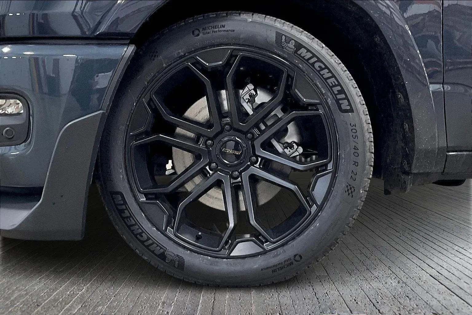 Vehicle Image 6