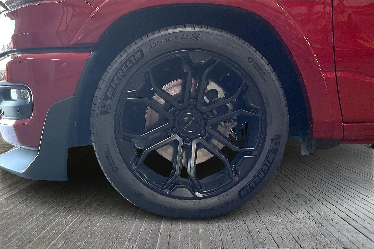 Vehicle Image 6