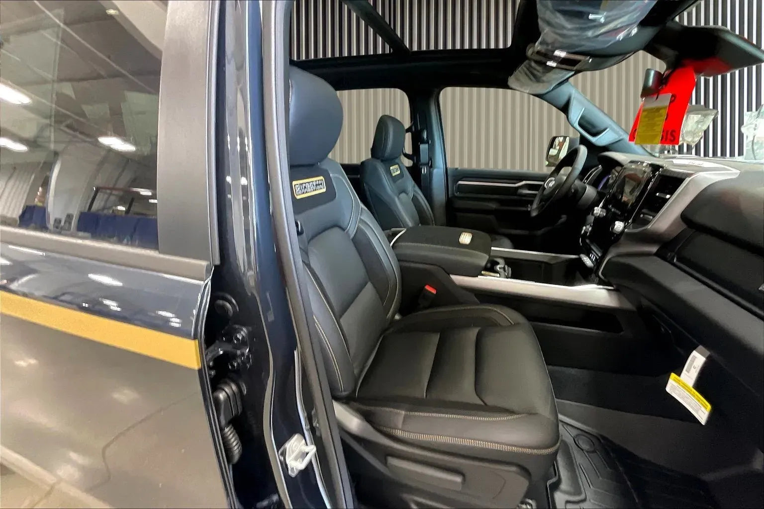 Vehicle Image 8