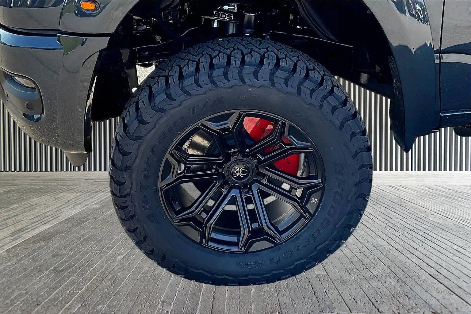 Vehicle Image 6