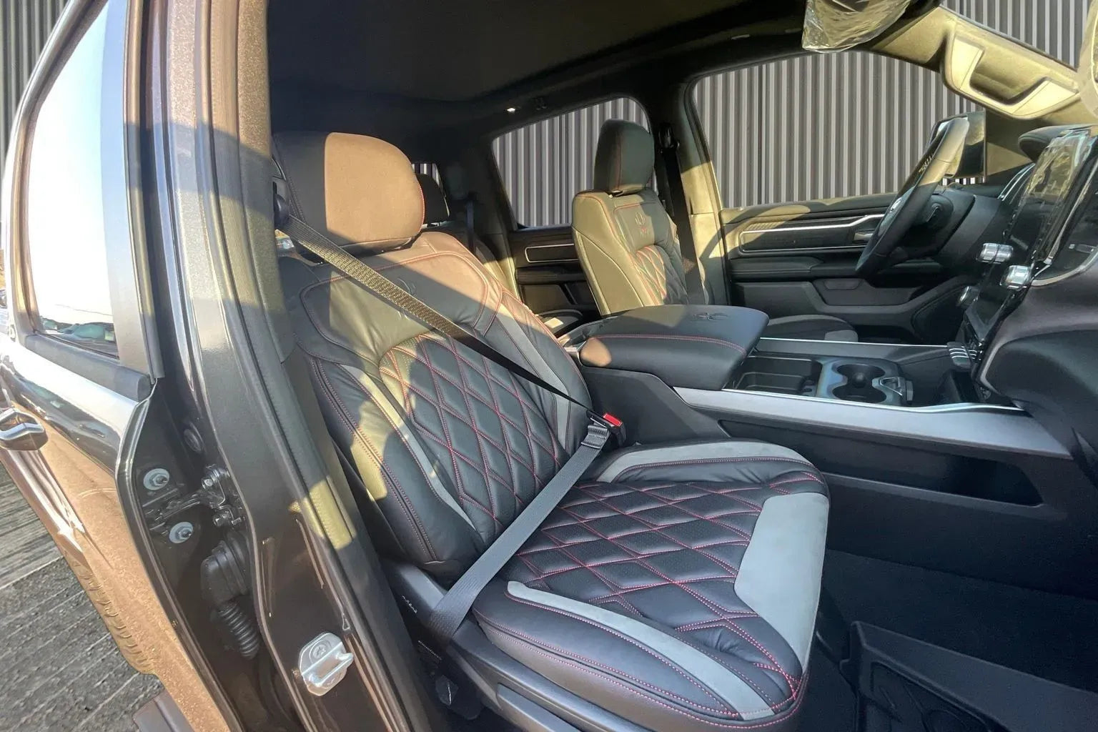 Vehicle Image 8