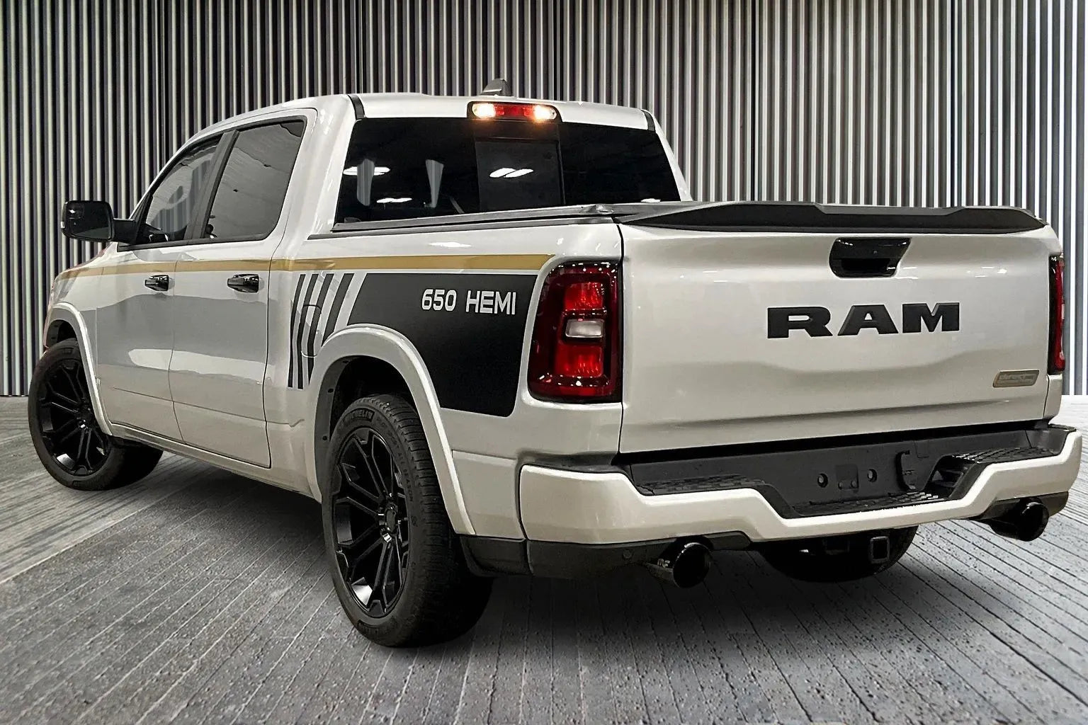 Vehicle Image 4