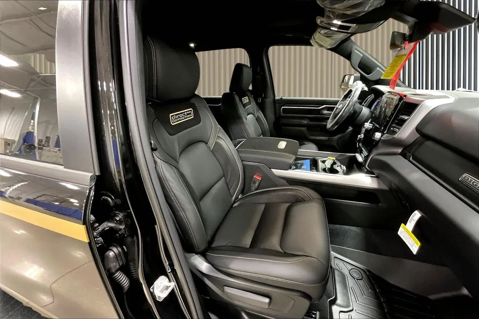 Vehicle Image 8