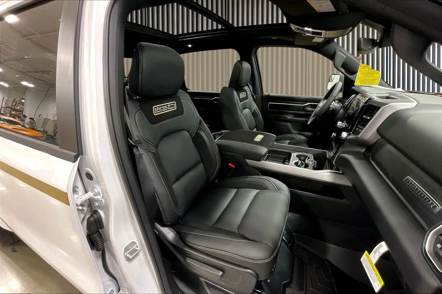 Vehicle Image 8