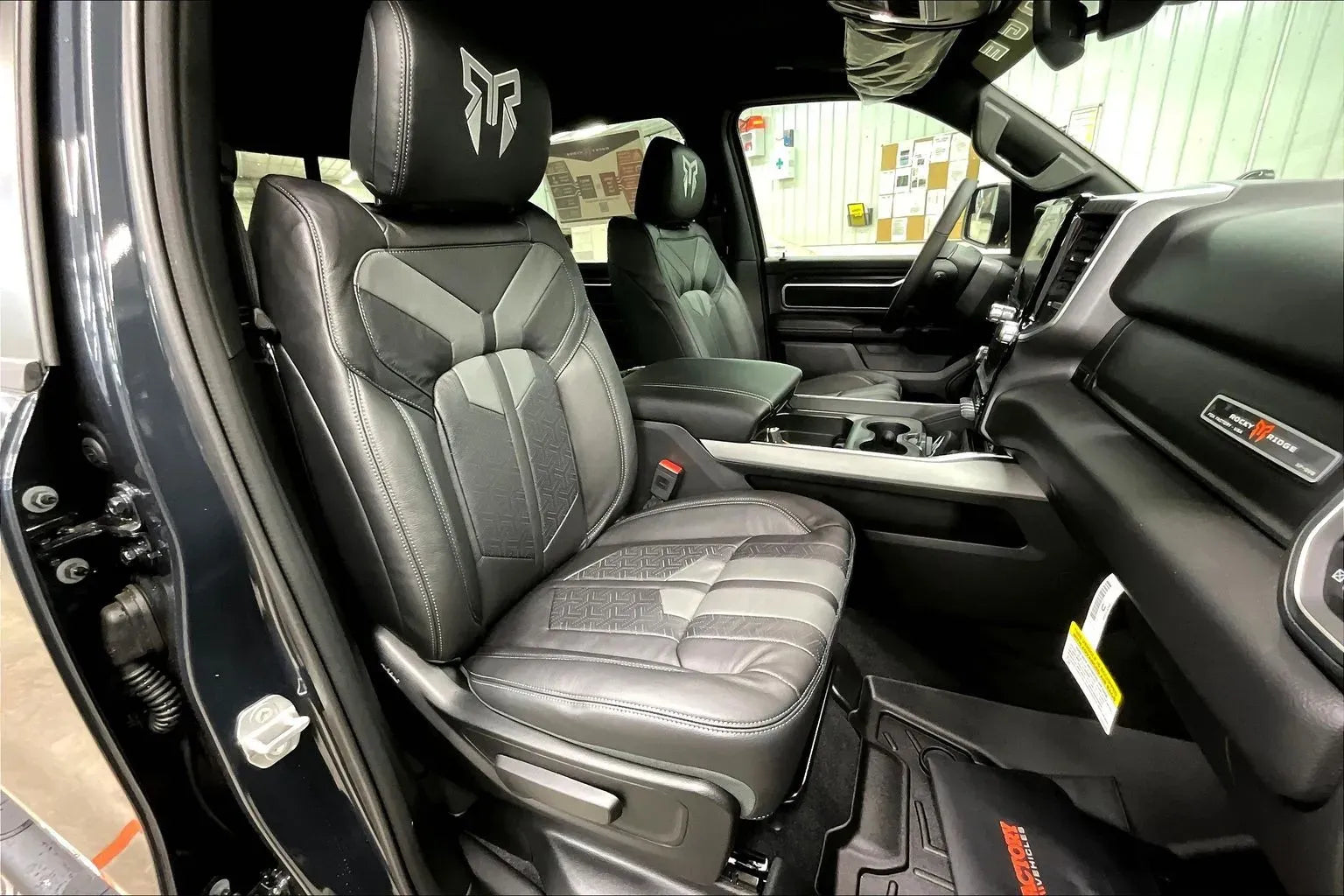 Vehicle Image 8