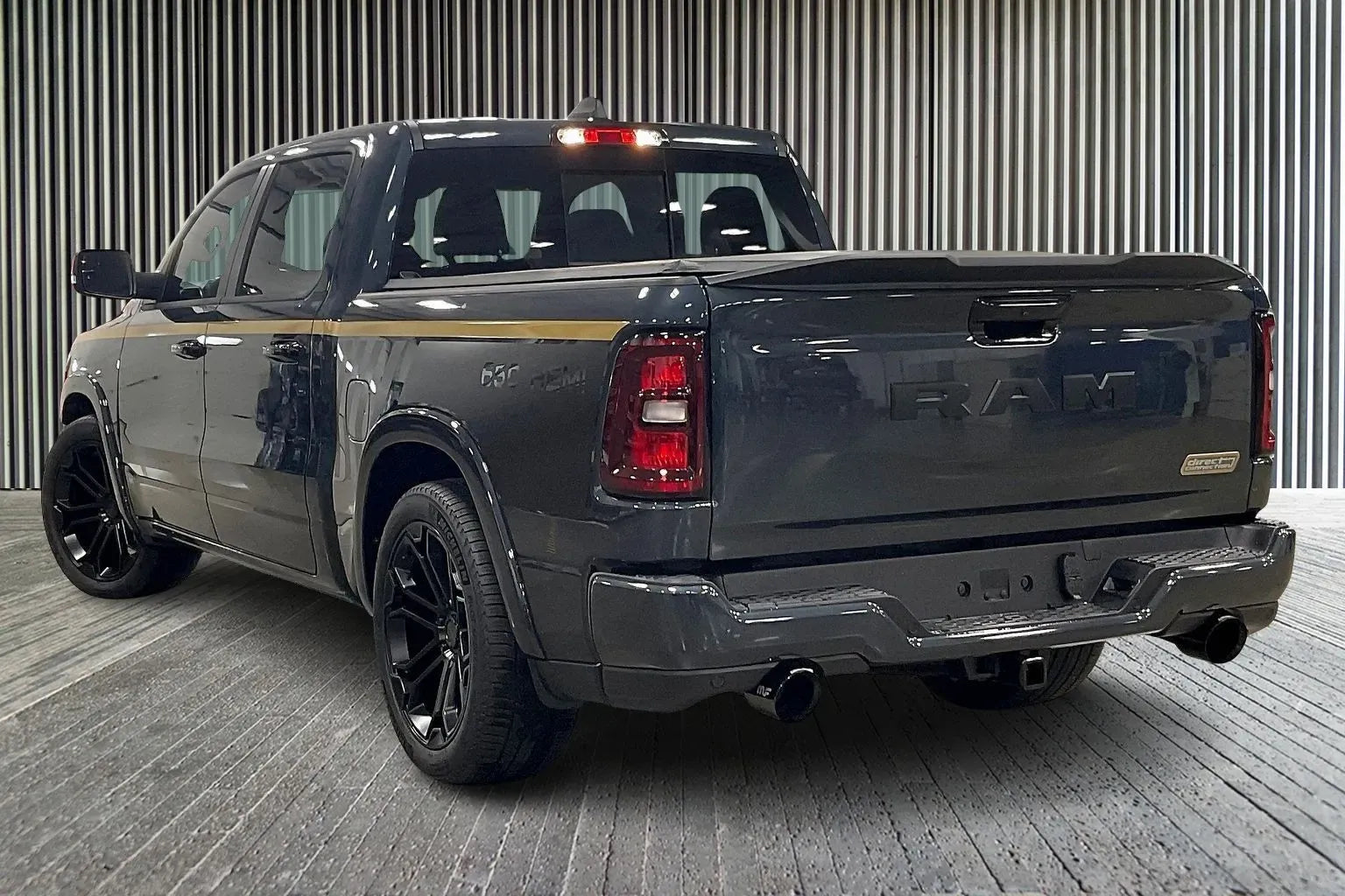 Vehicle Image 4