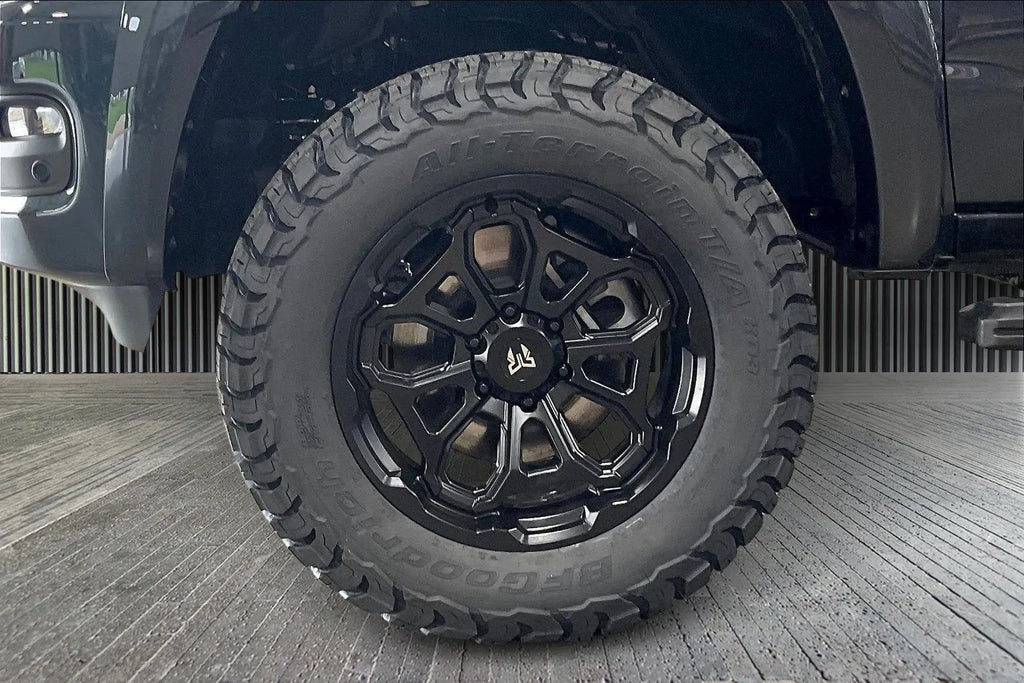 Vehicle Image 6