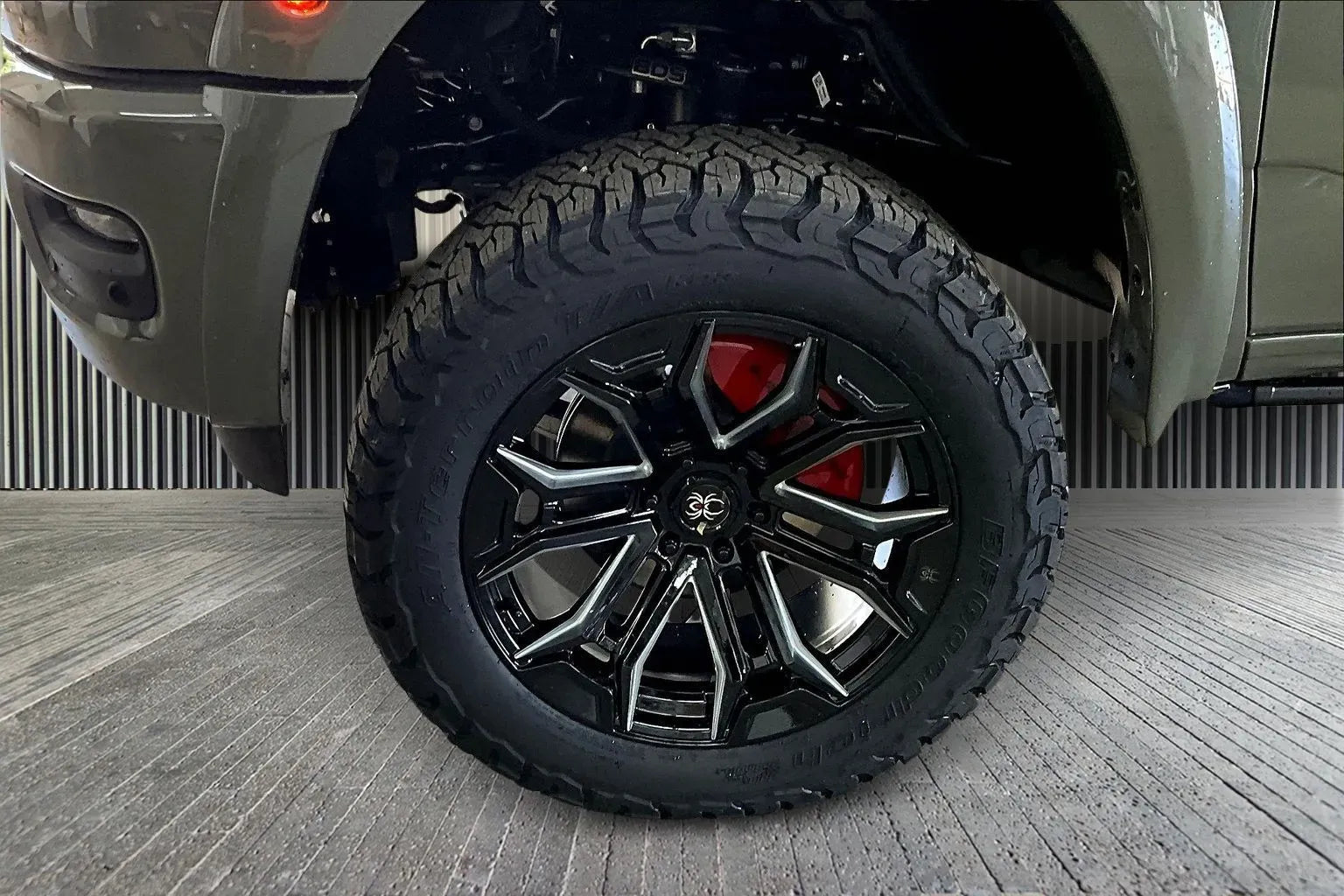 Vehicle Image 6
